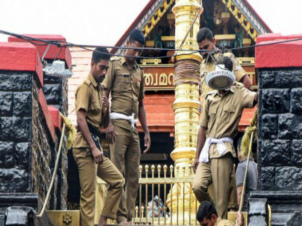 চুলে সাদা রং করে বয়স ভাড়িয়ে সবরিমালায় প্রবেশ মহিলার চুলে সাদা রং করে বয়স ভাড়িয়ে সবরিমালায় প্রবেশ মহিলার