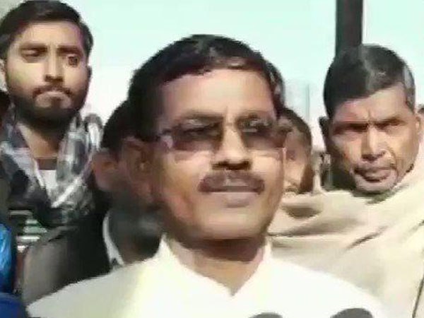 ভারত বিরোধীদের বোমা মেরে উড়িয়ে দেব অনুব্রতর সুরে হুমকি বিজেপি নেতার ভারত বিরোধীদের বোমা মেরে উড়িয়ে দেব অনুব্রতর সুরে হুমকি বিজেপি নেতার