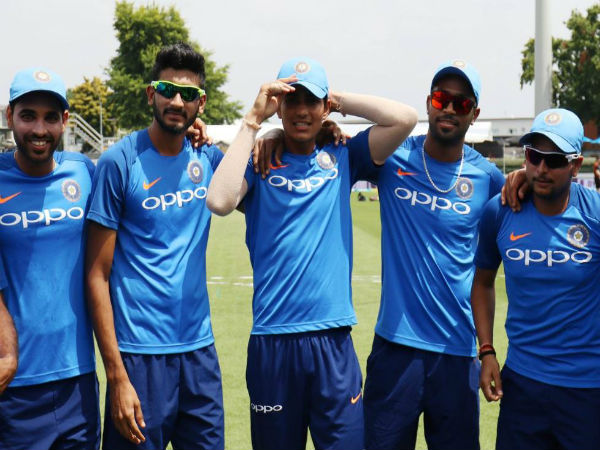 হ্যামিলন্টনে টসে জিতে নিউজিল্যান্ডের ফিল্ডিং হ্যামিলন্টনে টসে জিতে নিউজিল্যান্ডের ফিল্ডিং