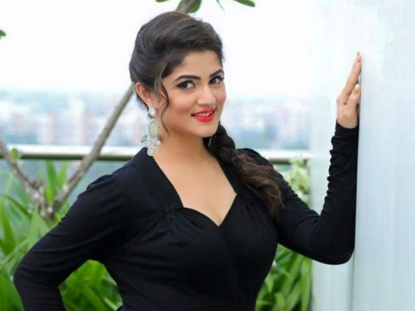 পাকাপাকি বিচ্ছেদ হল টলিউডের প্রথম সারির এই অভিনেত্রীর পাকাপাকি বিচ্ছেদ হল টলিউডের প্রথম সারির এই অভিনেত্রীর