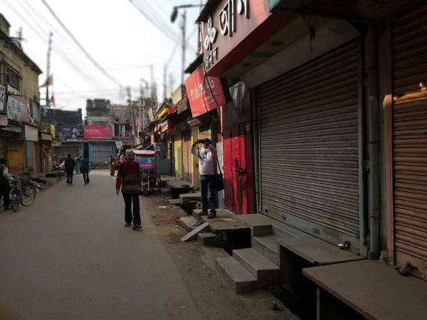 রাস্তায় বেসরকারি বাস কম