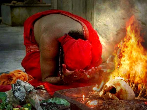 ভূত তাড়ানোর নামে ছাত্রীকে নগ্ন করে ঝাড়ফুঁক ভূত তাড়ানোর নামে ছাত্রীকে নগ্ন করে ঝাড়ফুঁক