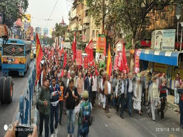 পুলিশের পাল্টা! সূর্য নয়, কৌশলে শেষ হাসি বিমানের পুলিশের পাল্টা! সূর্য নয়, কৌশলে শেষ হাসি বিমানের
