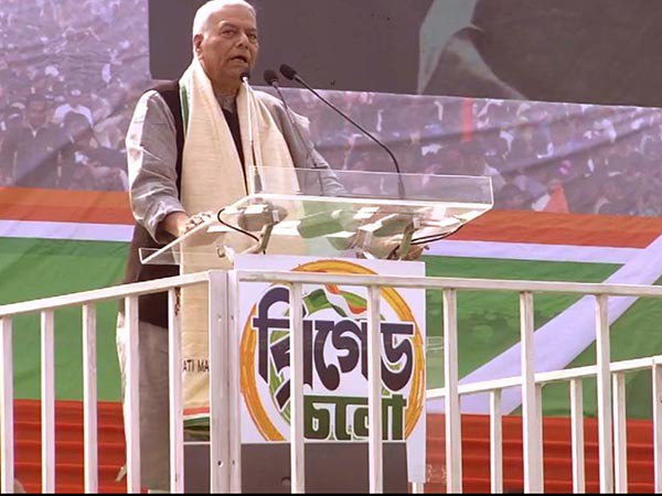 শুধু মোদী নয়, ভাবনারও বদল দরকার, ব্রিগেডে হুঙ্কার যশবন্ত সিনহা শুধু মোদী নয়, ভাবনারও বদল দরকার, ব্রিগেডে হুঙ্কার যশবন্ত সিনহা