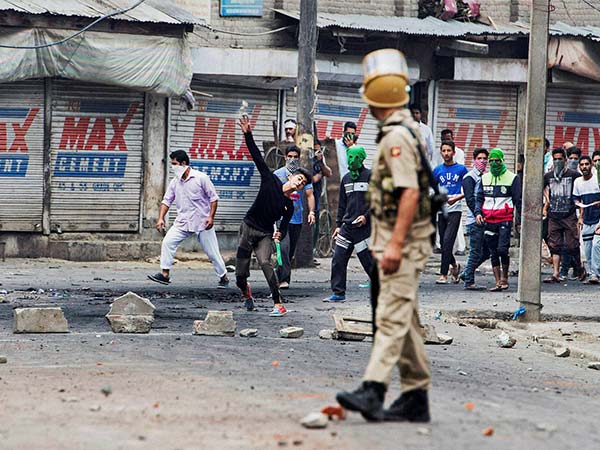 পাক অধিকৃত কাশ্মীরে পরিকাঠামো