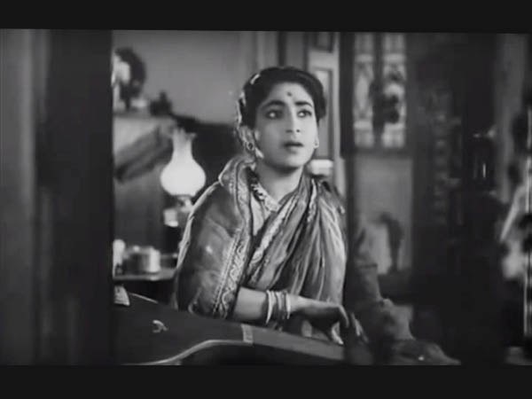 সত্যজিতের মণিহারার অভিনেত্রী কনিকা মজুমদারকে মনে আছে! জানেন কী ঘটেছে সত্যজিতের মণিহারার অভিনেত্রী কনিকা মজুমদারকে মনে আছে! জানেন কী ঘটেছে