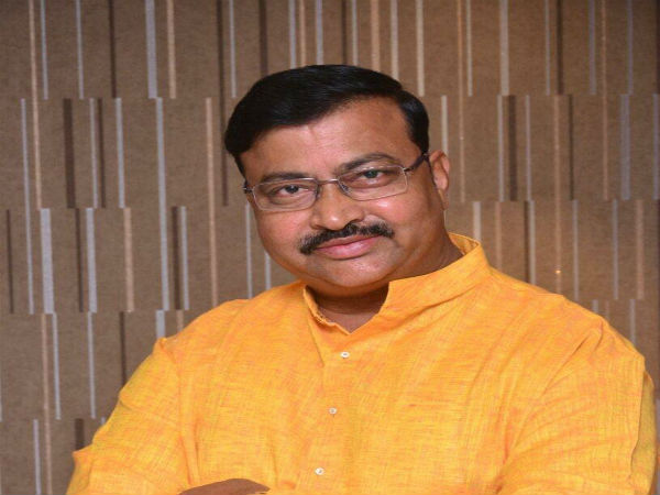 পথ দুর্ঘটনায় গুরুতর আহত মুখ্যমন্ত্রী ভাই! ফিরছেন কলকাতায় পথ দুর্ঘটনায় গুরুতর আহত মুখ্যমন্ত্রী ভাই! ফিরছেন কলকাতায়