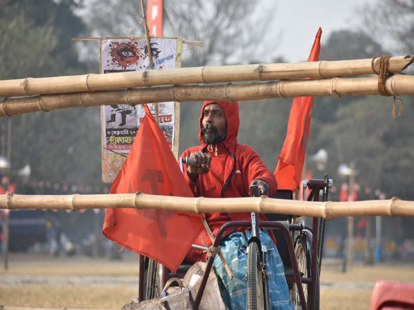 লাল পতাকায় সাজিয়েছেন সাইকেল! অনেক আগেই ব্রিগেডে বিশেষভাবে সক্ষম এই ব্যক্তি লাল পতাকায় সাজিয়েছেন সাইকেল! অনেক আগেই ব্রিগেডে বিশেষভাবে সক্ষম এই ব্যক্তি