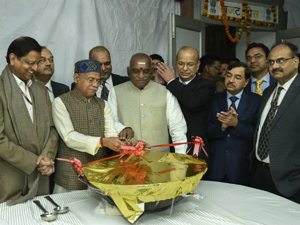 মুদ্রণের প্রথম দিনেই হালুয়া ভোজ