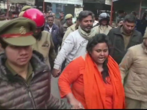 গান্ধীজিকে গুলি করে অবশেষে গ্রেফতার হিন্দু মহাসভার নেত্রী গান্ধীজিকে গুলি করে অবশেষে গ্রেফতার হিন্দু মহাসভার নেত্রী