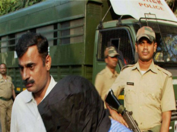 খাগড়াগড় কাণ্ডে এসটিএফ-এর জালে অপর অভিযুক্ত! গ্রেফতার দক্ষিণের রাজ্য থেকে খাগড়াগড় কাণ্ডে এসটিএফ-এর জালে অপর অভিযুক্ত! গ্রেফতার দক্ষিণের রাজ্য থেকে