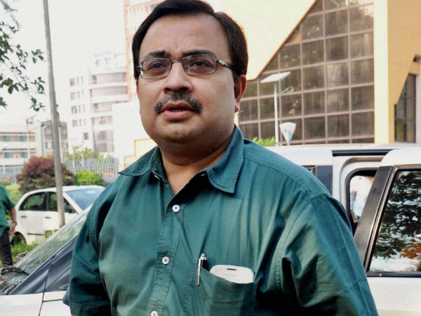 রাজীব সামনে বসে শুনলেন কুণালের প্রশ্নবাণ, নৈতিক জয় দেখছেন প্রাক্তন তৃণমূল সাংসদ রাজীব সামনে বসে শুনলেন কুণালের প্রশ্নবাণ, নৈতিক জয় দেখছেন প্রাক্তন তৃণমূল সাংসদ