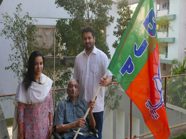 লাইফ সাপোর্টে নেই! মনোহর পার্রিকরের স্বাস্থ্য নিয়ে জল্পনা ওড়ালেন মন্ত্রী লাইফ সাপোর্টে নেই! মনোহর পার্রিকরের স্বাস্থ্য নিয়ে জল্পনা ওড়ালেন মন্ত্রী