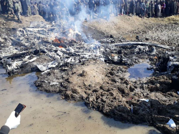 সামনে রহস্যময় ফ্লাইং অবজেক্ট! শ্রীনগরের কাছে ভেঙে পড়ল মিগ যুদ্ধবিমান, ২ পাইলটের মৃত্যু সামনে রহস্যময় ফ্লাইং অবজেক্ট! শ্রীনগরের কাছে ভেঙে পড়ল মিগ যুদ্ধবিমান, ২ পাইলটের মৃত্যু