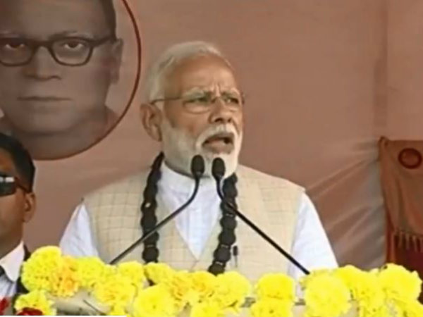 বড়মার সঙ্গে দেখা করলেন প্রধানমন্ত্রী মোদী বড়মার সঙ্গে দেখা করলেন প্রধানমন্ত্রী মোদী