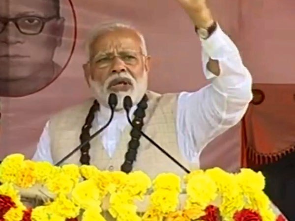 দিদির হিংসা কেন, বুঝতে পারছেন মোদী! রাজ্যে সিন্ডিকেট নিয়ে আক্রমণ মমতাকে দিদির হিংসা কেন, বুঝতে পারছেন মোদী! রাজ্যে সিন্ডিকেট নিয়ে আক্রমণ মমতাকে