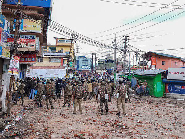 রাজীব কুমারকে জেরায় নজিরবিহীন তৎপরতা রাজীব কুমারকে জেরায় নজিরবিহীন তৎপরতা