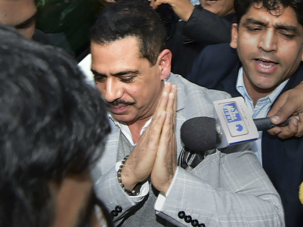 প্রিয়াঙ্কা মাতালেন রোড-শো, স্বামী রবার্ট তখন মাকে নিয়ে ইডির প্রশ্নবাণের মুখোমুখি প্রিয়াঙ্কা মাতালেন রোড-শো, স্বামী রবার্ট তখন মাকে নিয়ে ইডির প্রশ্নবাণের মুখোমুখি