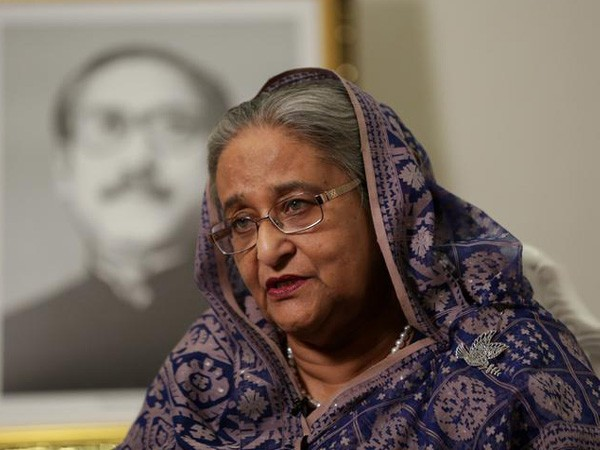 পুলওয়ামা জঙ্গি হামলার নিন্দায় হাসিনা, ভারতের পাশে দাঁড়িয়ে দিলেন সন্ত্রাস নির্মূলের বার্তা পুলওয়ামা জঙ্গি হামলার নিন্দায় হাসিনা, ভারতের পাশে দাঁড়িয়ে দিলেন সন্ত্রাস নির্মূলের বার্তা