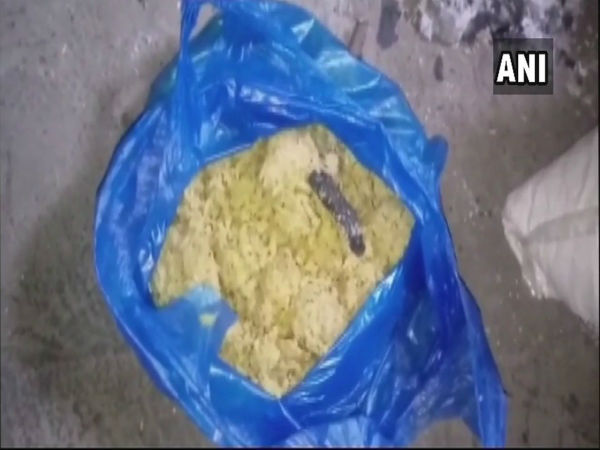 রাজ্যের মিড-ডে মিলে এ কোন বস্তু! তদন্তের নির্দেশ প্রশাসনের রাজ্যের মিড-ডে মিলে এ কোন বস্তু! তদন্তের নির্দেশ প্রশাসনের