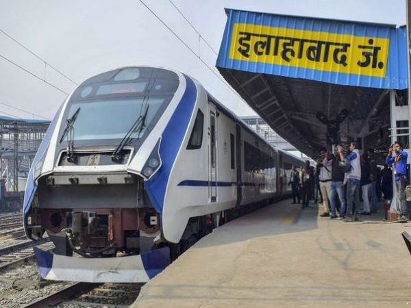 প্রধানমন্ত্রী মোদীর হাতে যাত্রা শুরুর পর দিনই বিপর্যয়! আটকে গেল বন্দে ভারত এক্সপ্রেস প্রধানমন্ত্রী মোদীর হাতে যাত্রা শুরুর পর দিনই বিপর্যয়! আটকে গেল বন্দে ভারত এক্সপ্রেস