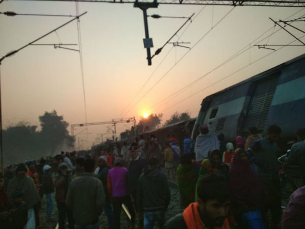 এই রুটে বাতিল ট্রেন চলাচল