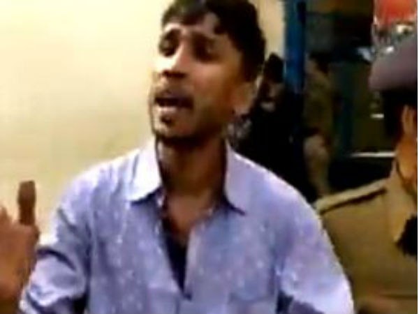 আগুনের জন্য ১০০০ আর ২০০ সিগারেটের জন্য