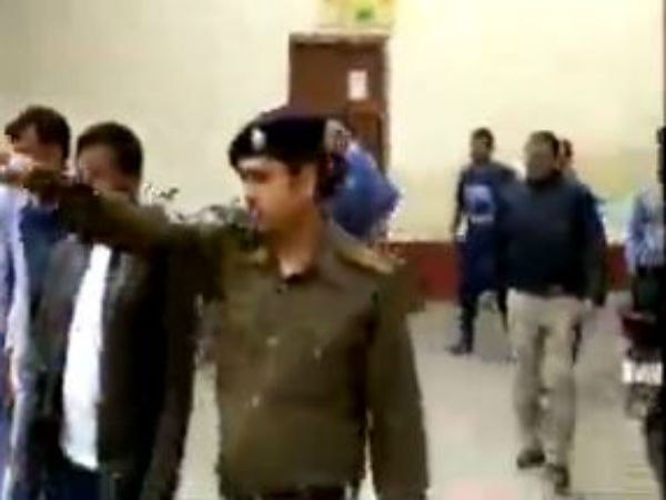 পাল্টা দাবি পুলিশের