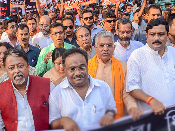 ২৭টি আসনে প্রার্থীদের নাম চূড়ান্ত করে ফেলল বিজেপি! ২৭টি আসনে প্রার্থীদের নাম চূড়ান্ত করে ফেলল বিজেপি!