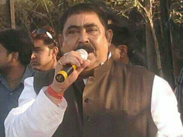 আমেরিকা, লন্ডন থেকে ফোর্স এলেও ফলাফল একই হবে,ভোট-উত্তাপে চেনা মেজাজে অনুব্রত আমেরিকা, লন্ডন থেকে ফোর্স এলেও ফলাফল একই হবে,ভোট-উত্তাপে চেনা মেজাজে অনুব্রত