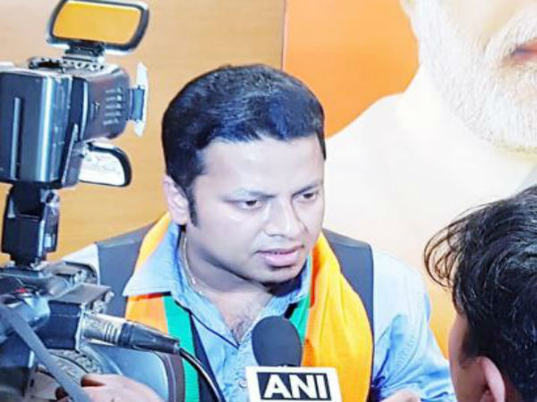 কালী মন্দিরে পুজো দিয়ে প্রচার শুরু