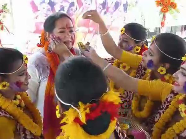 দোলর দিন অপরাজিতার বাড়িতে খাবারের মেনু কী! উৎসবের আমেজে অভিনেত্রী ক বললেন দোলর দিন অপরাজিতার বাড়িতে খাবারের মেনু কী! উৎসবের আমেজে অভিনেত্রী ক বললেন