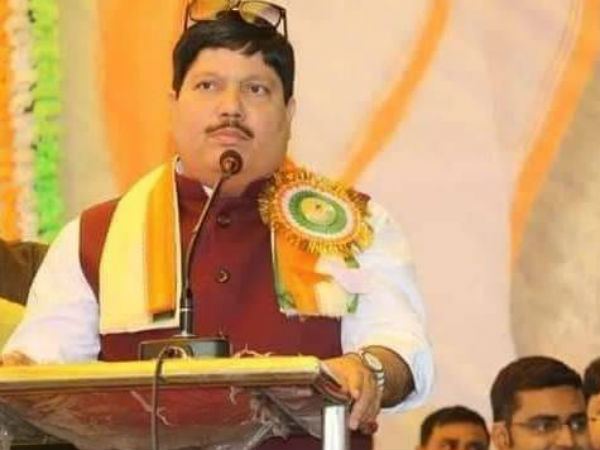 মুকুলের হাত থেকে বিধায়ককে রক্ষা করতে আসরে মমতা! লোকসভার লড়াই তুঙ্গে মুকুলের হাত থেকে বিধায়ককে রক্ষা করতে আসরে মমতা! লোকসভার লড়াই তুঙ্গে