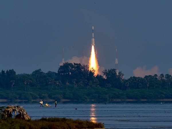 যুদ্ধ ও এ-স্যাট অস্ত্র!