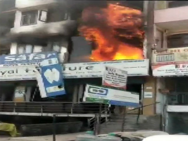 দিল্লিতে ভয়াবহ আগুন, দগ্ধ হয়ে মৃত ২ শিশু দিল্লিতে ভয়াবহ আগুন, দগ্ধ হয়ে মৃত ২ শিশু