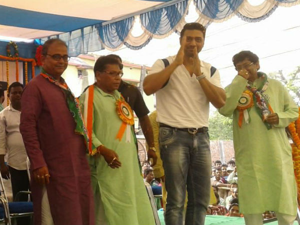 জমজমাট তরজা তৃণমূল ও বিজেপির, মুখের মতো জবাব দেবের জমজমাট তরজা তৃণমূল ও বিজেপির, মুখের মতো জবাব দেবের