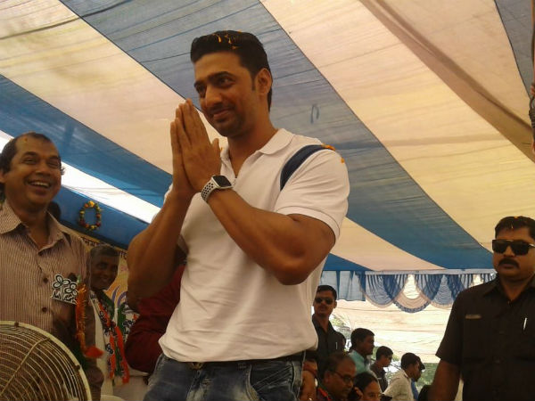 জমজমাট তরজা তৃণমূল ও বিজেপির, মুখের মতো জবাব দেবের জমজমাট তরজা তৃণমূল ও বিজেপির, মুখের মতো জবাব দেবের