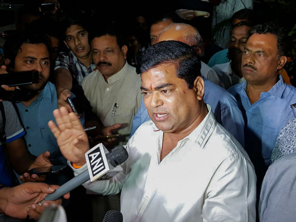 পার্রিকরের প্রয়াণের পরই গোয়ায় সরকার গঠনের ডাক কংগ্রেসের পার্রিকরের প্রয়াণের পরই গোয়ায় সরকার গঠনের ডাক কংগ্রেসের