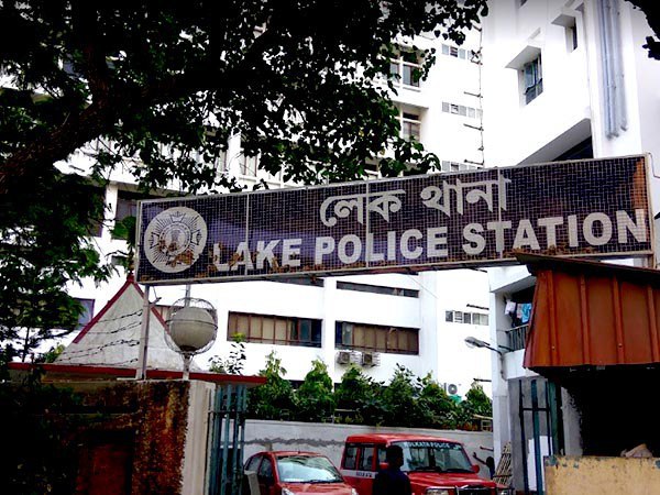 ফের অটোচালকের দাদাগিরি! দম্পত্তির ওপর হামলার অভিযোগ, সন্ধের শহরে নিরাপত্তা নিয়ে প্রশ্ন ফের অটোচালকের দাদাগিরি! দম্পত্তির ওপর হামলার অভিযোগ, সন্ধের শহরে নিরাপত্তা নিয়ে প্রশ্ন
