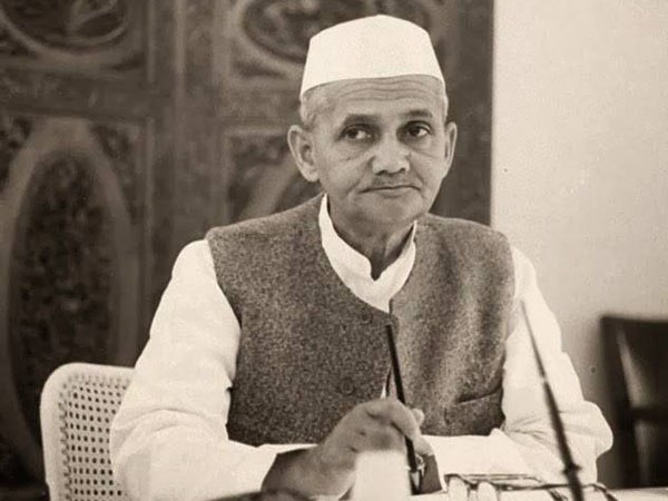 তাসখন্দে লালবাহাদুর শস্ত্রীর মৃত্যু রহস্যে কোন ঘটনা জড়িত! খোঁজ মিলবে ১২ এপ্রিল, কিভাবে জানেন তাসখন্দে লালবাহাদুর শস্ত্রীর মৃত্যু রহস্যে কোন ঘটনা জড়িত! খোঁজ মিলবে ১২ এপ্রিল, কিভাবে জানেন