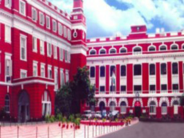 তপসিয়ায় অভিযুক্তকে ধরতে গিয়ে আক্রান্ত পুলিশ! মুকুন্দপুরে পুলিশের বিরুদ্ধে শ্লীলতাহানির অভিযোগ তপসিয়ায় অভিযুক্তকে ধরতে গিয়ে আক্রান্ত পুলিশ! মুকুন্দপুরে পুলিশের বিরুদ্ধে শ্লীলতাহানির অভিযোগ