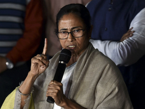 প্রতিরক্ষামন্ত্রক থেকে নথি কিভাবে চুরি যায়,মোদী সরকার চলে গেলেই মঙ্গল, তোপ মমতার প্রতিরক্ষামন্ত্রক থেকে নথি কিভাবে চুরি যায়,মোদী সরকার চলে গেলেই মঙ্গল, তোপ মমতার
