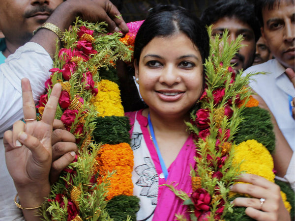 প্রচারে ঝড় মৌসমের