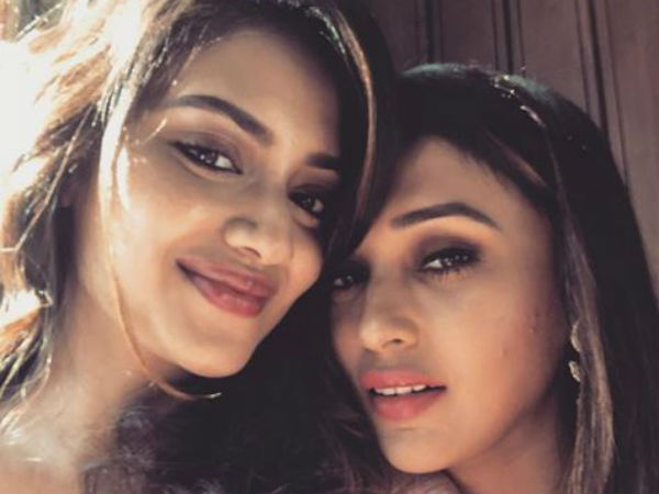 মমতার নির্দেশে একইদিনে একসঙ্গে রাজনীতিতে এন্ট্রি দুই বেস্ট-ফ্রেন্ড নুসরত-মিমির মমতার নির্দেশে একইদিনে একসঙ্গে রাজনীতিতে এন্ট্রি দুই বেস্ট-ফ্রেন্ড নুসরত-মিমির