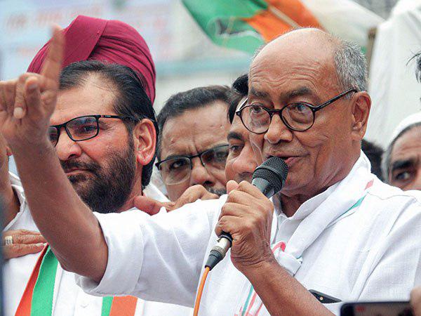 কংগ্রেস নেতার মন্তব্যে বিতর্কে ঝড়় কংগ্রেস নেতার মন্তব্যে বিতর্কে ঝড়়
