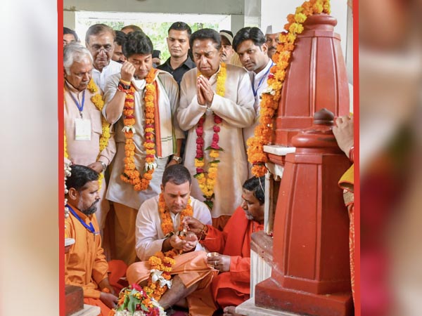 ‘মুসলিম বাবা আর খ্রিস্টান মায়ের ছেলে রাহুল’, ‘অশালীন’ বিজেপি ‘মুসলিম বাবা আর খ্রিস্টান মায়ের ছেলে রাহুল’, ‘অশালীন’ বিজেপি