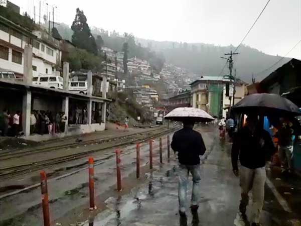 বসন্ত শেষের বৃষ্টি