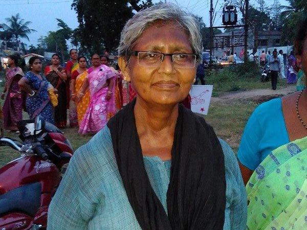 ট্রেনেই প্রচার সিপিএম প্রার্থীর! রাজনৈতিক কারণে শোককে ব্যবহারের অভিযোগ ট্রেনেই প্রচার সিপিএম প্রার্থীর! রাজনৈতিক কারণে শোককে ব্যবহারের অভিযোগ