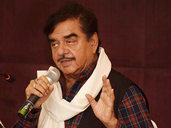 ২০১৯ ভোটে শত্রুঘ্নকে নিয়ে জোরদার ব্যবাস্থা নিচ্ছে বিজেপি! বিহারের কোন ছকে গেরুয়া শিবির ২০১৯ ভোটে শত্রুঘ্নকে নিয়ে জোরদার ব্যবাস্থা নিচ্ছে বিজেপি! বিহারের কোন ছকে গেরুয়া শিবির
