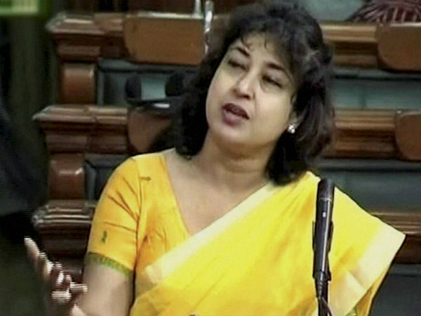 তৃণমূলের তারকা প্রার্থী আসলে ‘মরশুমি পাখি’! বিজেপির টিকিট পেয়েই নিশানা দুধকুমারের তৃণমূলের তারকা প্রার্থী আসলে ‘মরশুমি পাখি’! বিজেপির টিকিট পেয়েই নিশানা দুধকুমারের